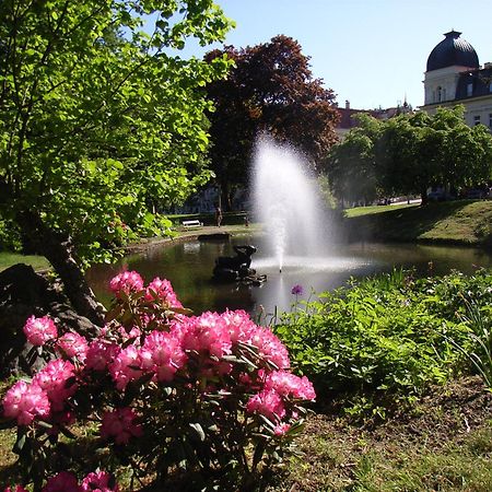 Hotel Maxim Marianske Lazne Luaran gambar