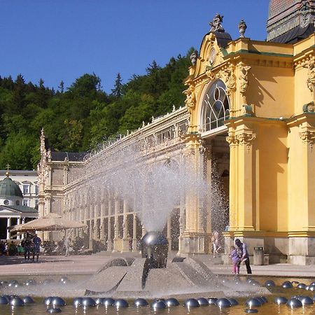 Hotel Maxim Marianske Lazne Luaran gambar