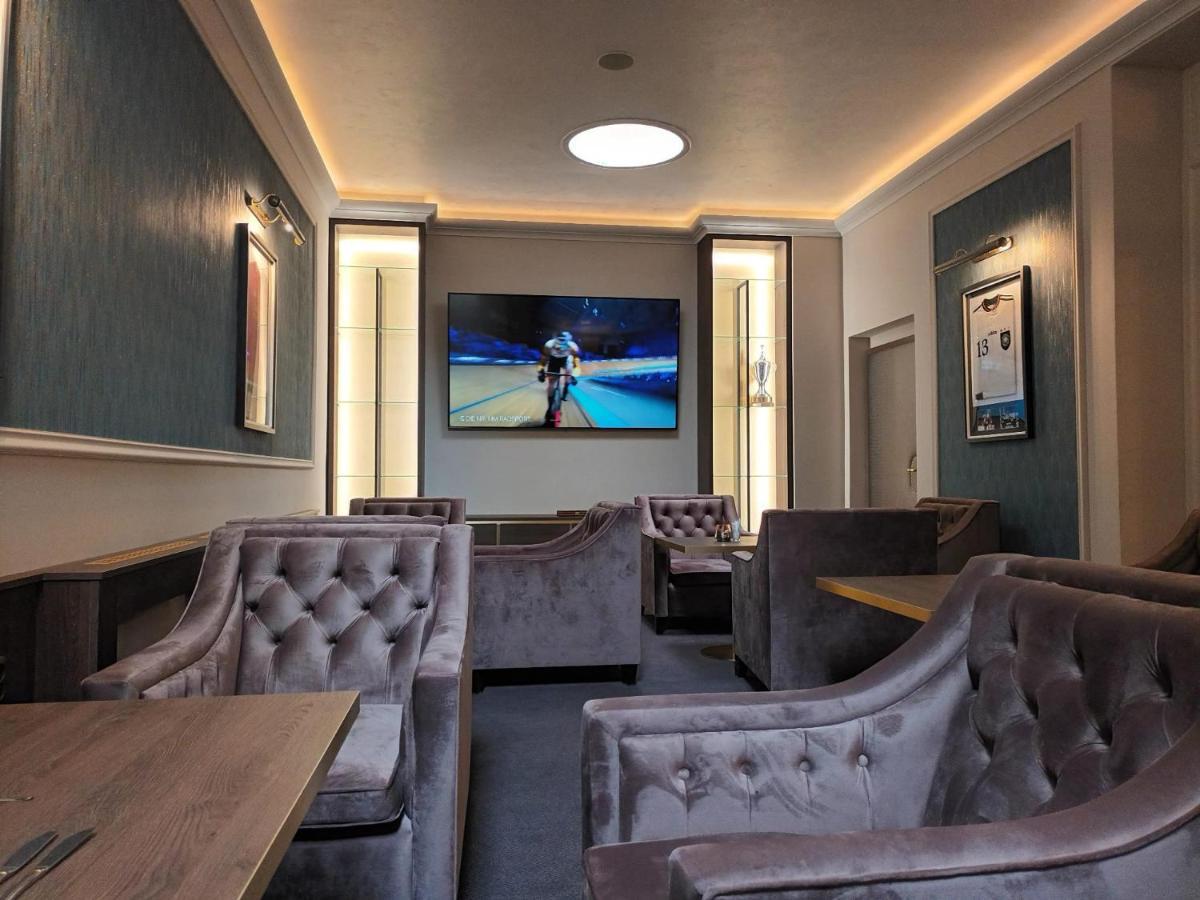 Hotel Maxim Marianske Lazne Luaran gambar