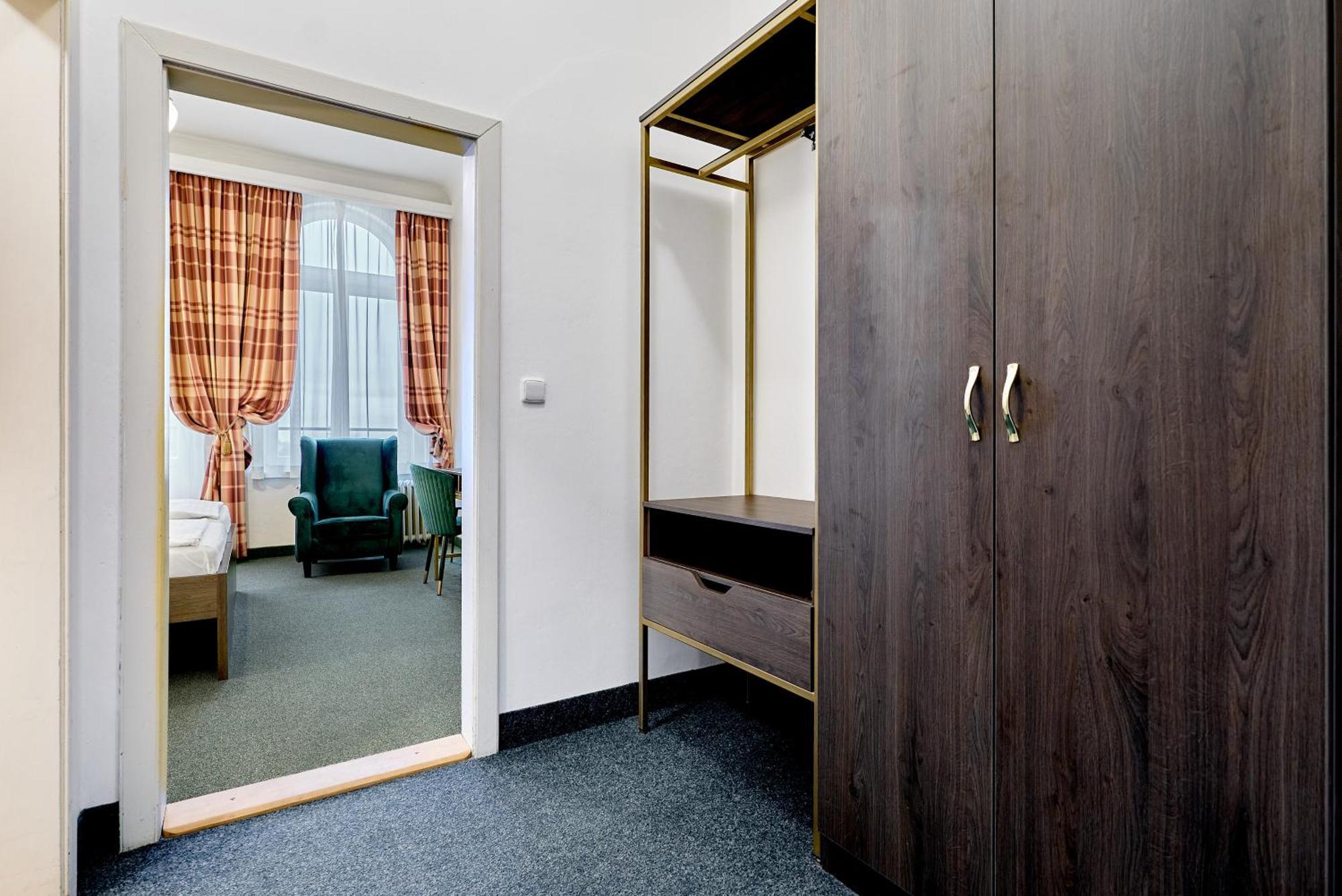 Hotel Maxim Marianske Lazne Luaran gambar