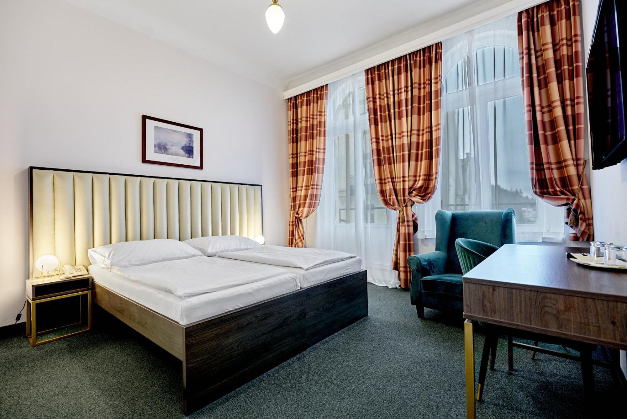 Hotel Maxim Marianske Lazne Luaran gambar