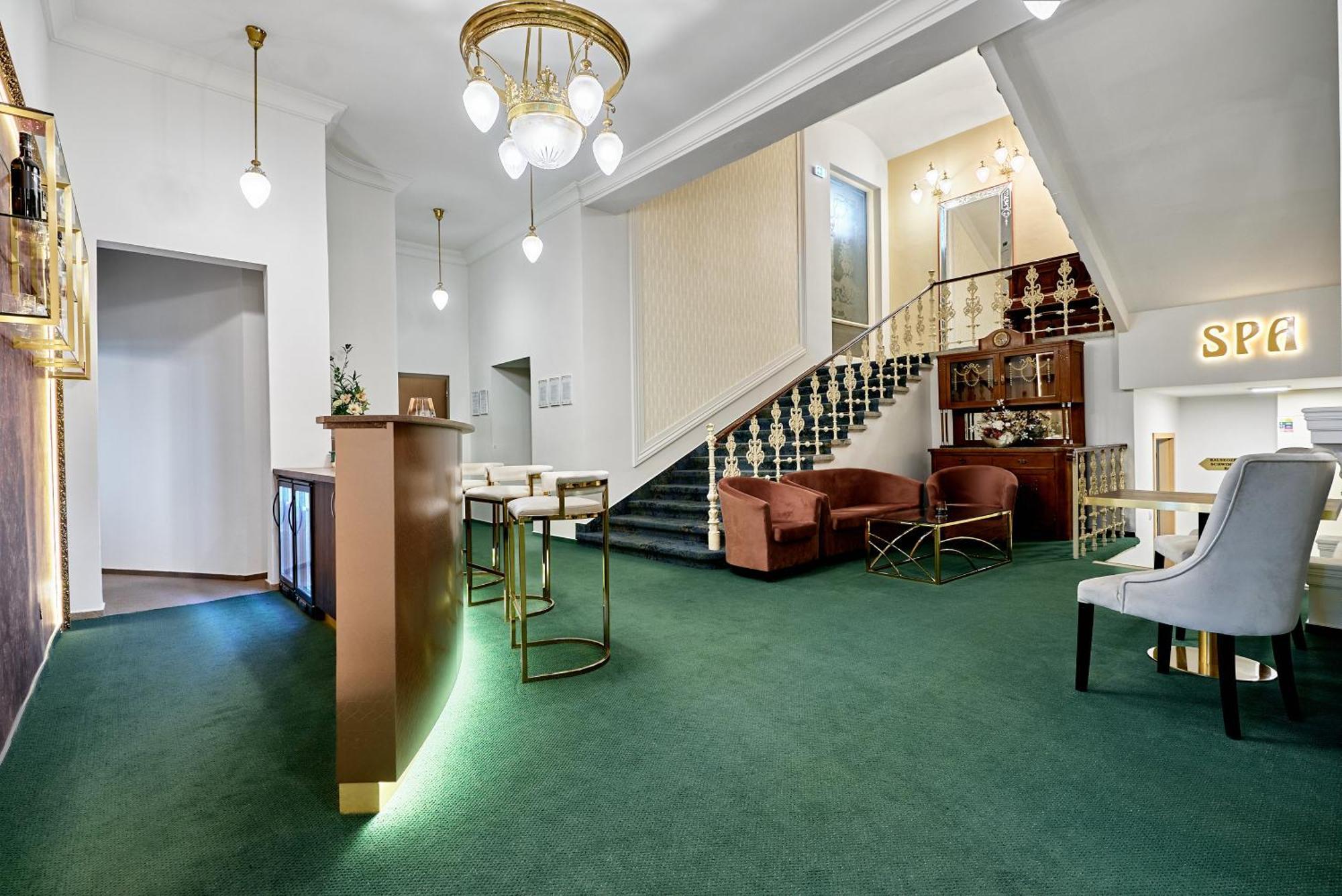 Hotel Maxim Marianske Lazne Luaran gambar