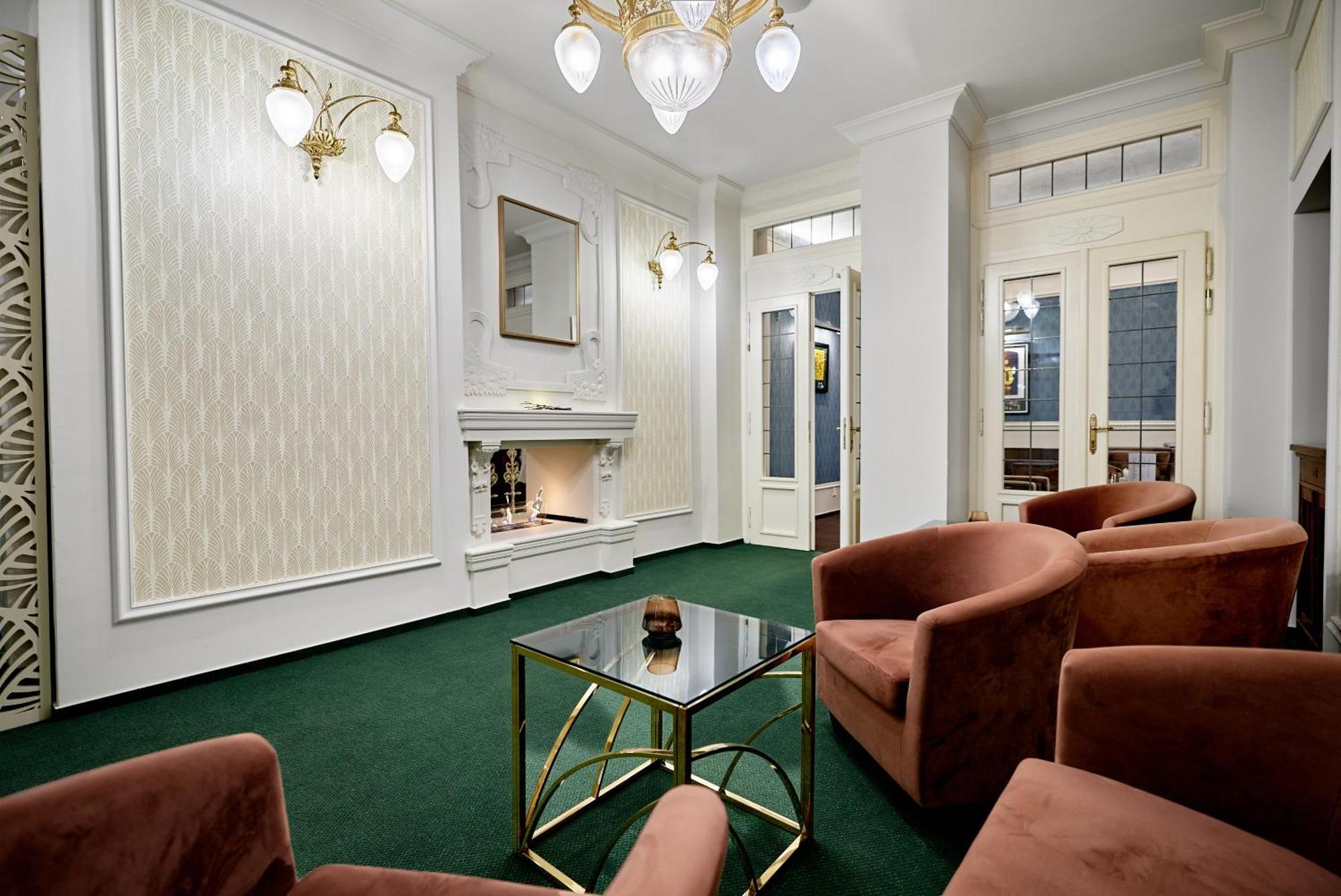 Hotel Maxim Marianske Lazne Luaran gambar