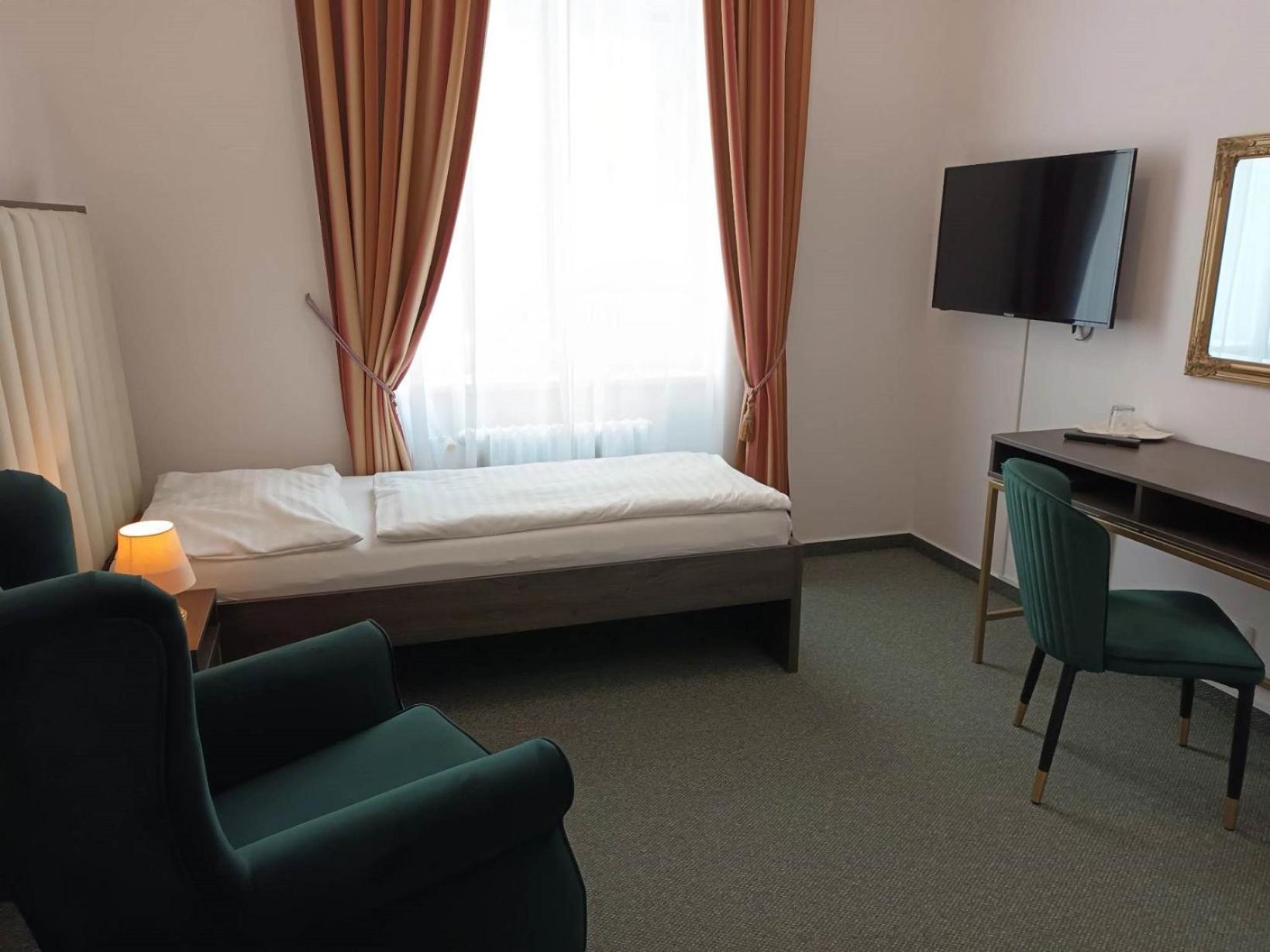 Hotel Maxim Marianske Lazne Luaran gambar